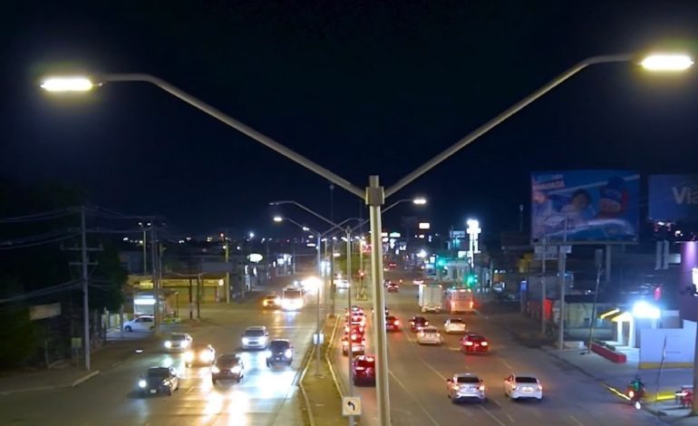 Avanza Toño Astiazarán con segunda etapa de telegestión del alumbrado público en 12 bulevares