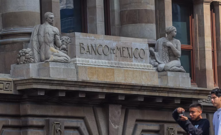 Banxico se desmarca de la Fed y mantiene tasa de interés en 6.5 por ciento