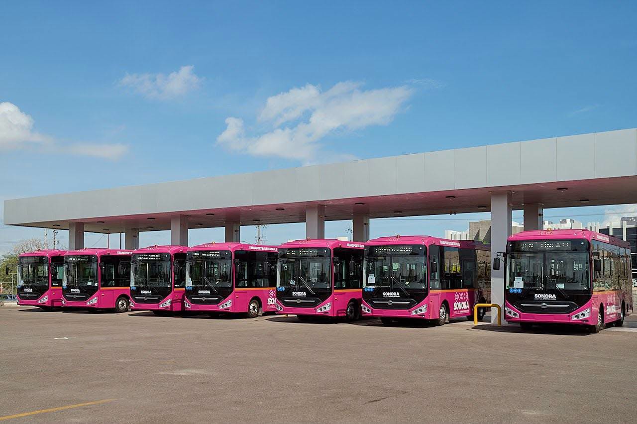 Gobernador moderniza transporte público de Hermosillo con nuevas unidades eléctricas