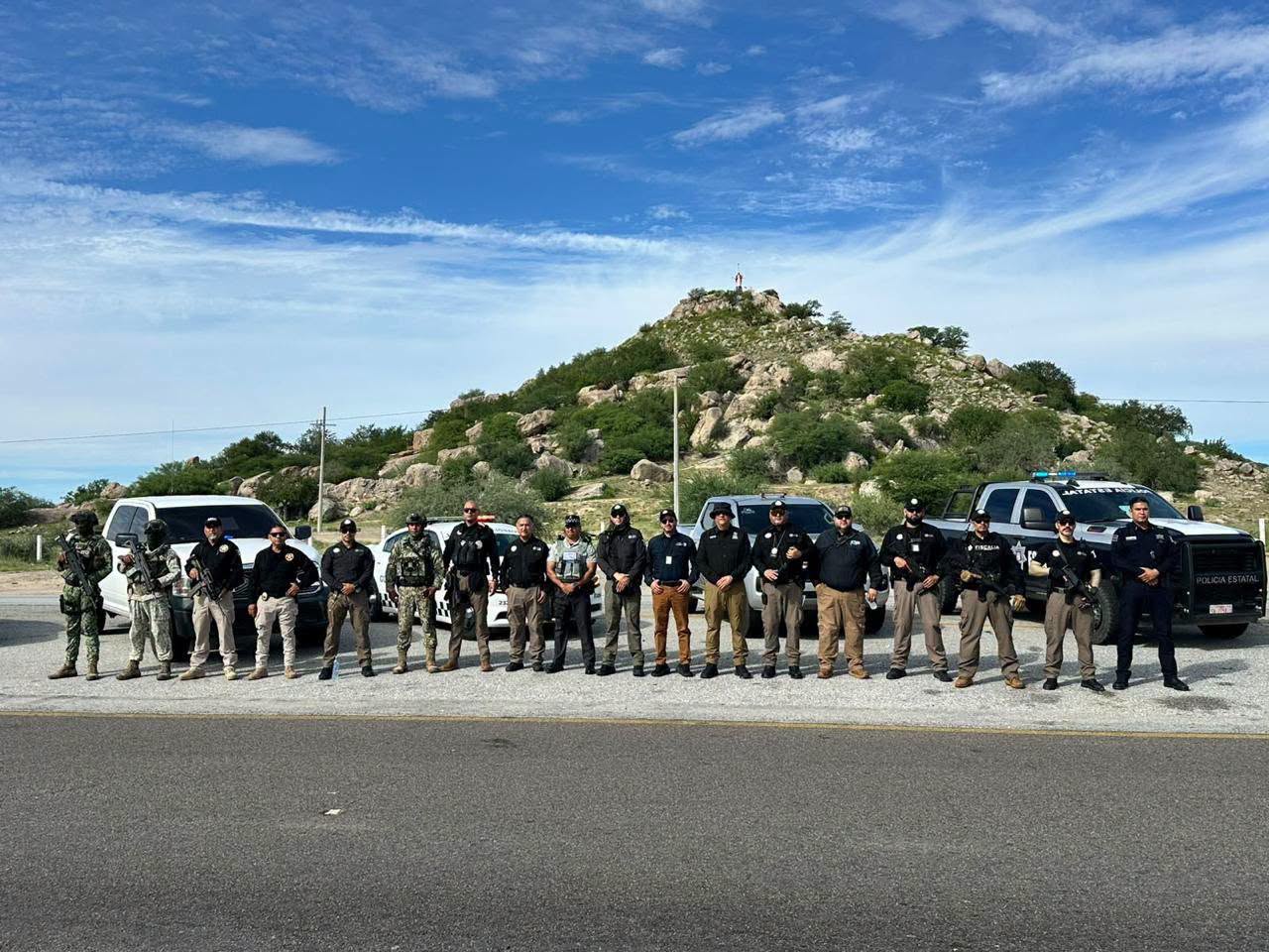 Autoridades federales y estatales vigilan carreteras de Sonora para prevenir retenes ilegales