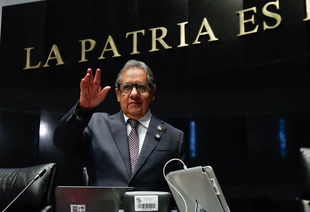 Presidente del Senado propone cruzada contra la corrupción tras cisma en el INE