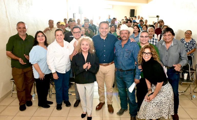 Acuerdan Toño y ejidatarios de La Manga suministro de agua tratada para actividades productivas