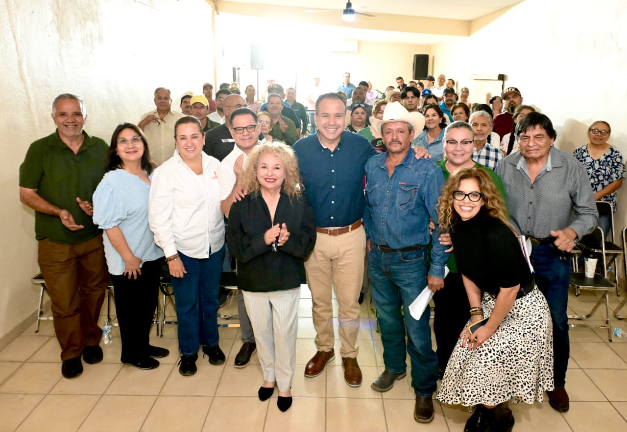 Acuerdan Toño y ejidatarios de La Manga suministro de agua tratada para actividades productivas